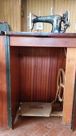 Macchina per cucire Necchi anni 60