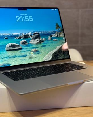 MacBook Air M2 schermo da 15.3” ssd da 512 giga