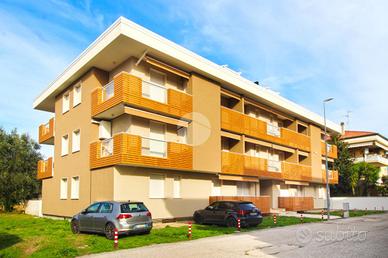 4 LOCALI A ALBA ADRIATICA