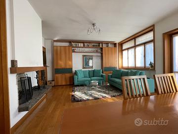 Villa indipendente ampia con giardino_pa154563