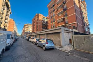 Magliana - locale commerciale