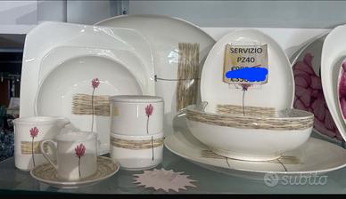 Servizio piatti e tazzine caffe