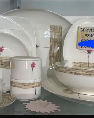 Servizio piatti e tazzine caffe