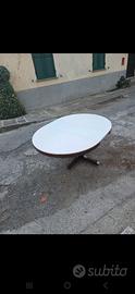 Tavolo rotondo che puo diventare ovale