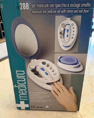 Set manicure