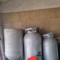 3 contenitori bidoni latte 