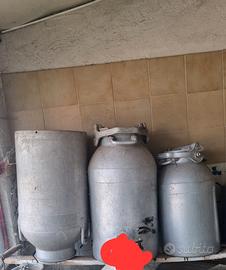 3 contenitori bidoni latte 