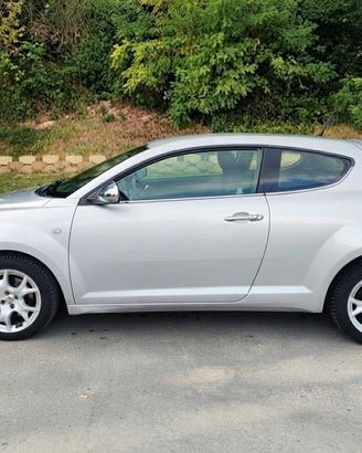 Alfa Romeo MiTo 1.6 JTDm 16V Distinctive Sport Pac