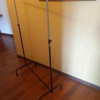 STENDINO PORTA ABITI SU RUOTE