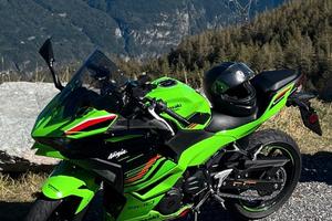 Kawasaki ninjia 500 SE