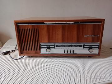 Radio Giradischi Minerva degli anni Sessanta 