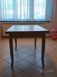 Tavolo in legno