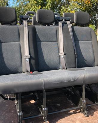 Sedili posteriori tre posti furgone Renault Master