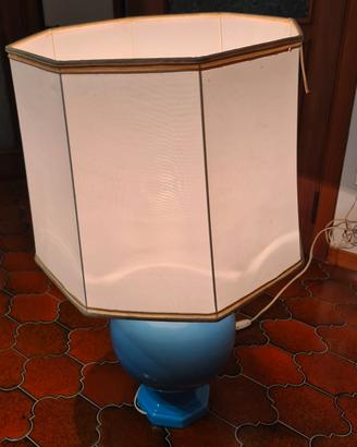 Lampada da lettura da arredamento. 