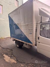 Camion officina mobile racing