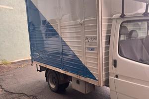 Camion officina mobile racing