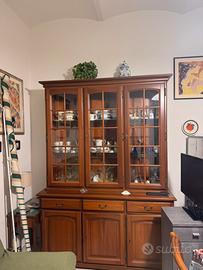 Credenza in legno con Vetrina!