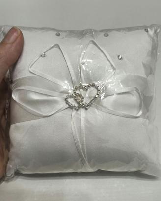 CUSCINO PORTAFEDI IN RASO BIANCO NUOVO