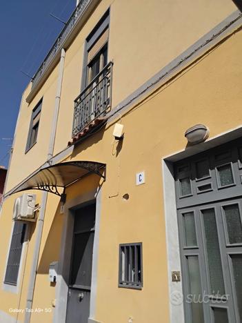 CT - casa singola, 3v. bilivello - euro 68000