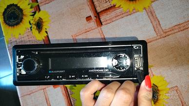 Stereo auto con porta CD e chiavetta USB