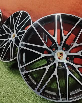 Cerchi Porsche Cayenne Coupé RS Spyder 10-11.5 R22