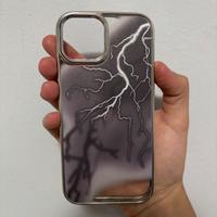 Cover iPhone 15 con fulmini