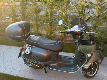 VESPA 300 GTS  SUPER SPORT