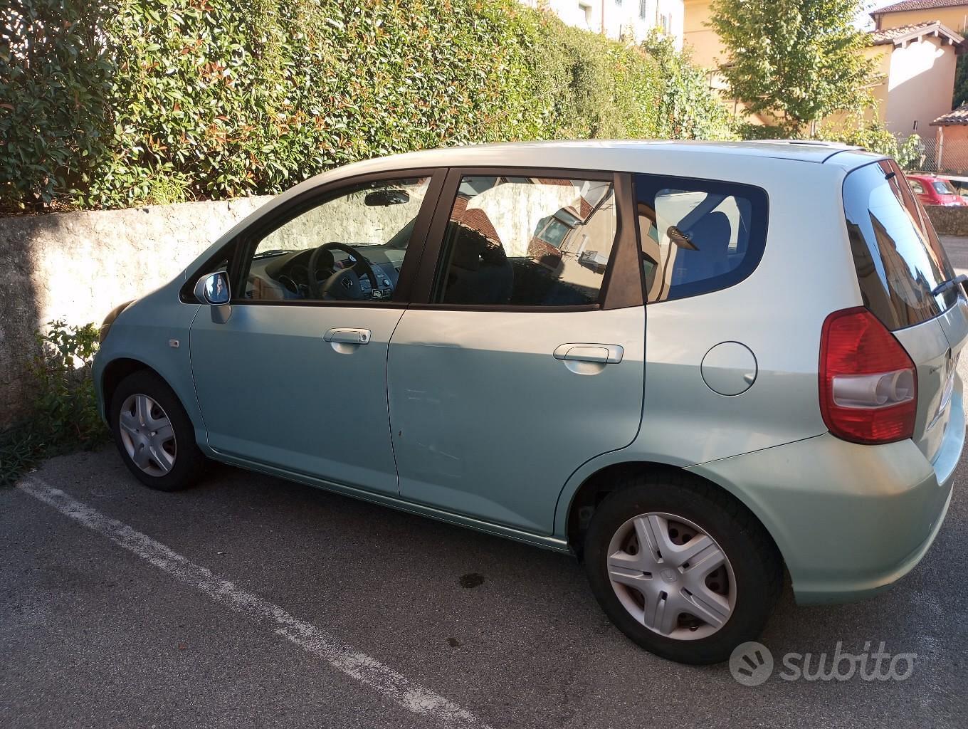 Honda Jazz 2004 photo 2