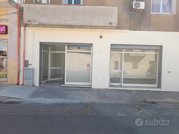 Locale 90 mq disponibilità vendita