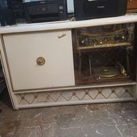 consol radio  e piatto giradischi