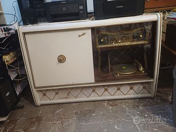 consol radio  e piatto giradischi