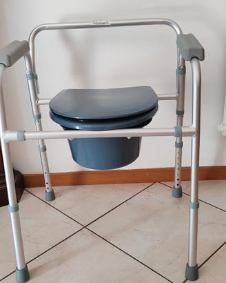 sedia WC detta "comoda" per chi non può camminare 