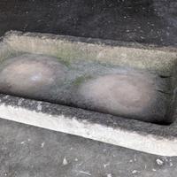 Lavandino in pietra antico 