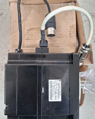 SERVOMOTORE YASKAWA NUOVO SGMPH-08DAA6CD-OY