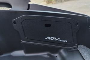 Sportellino vano sottosella Honda ADV FORZA 350