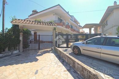 4 LOCALI A GIULIANOVA