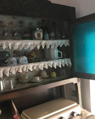 Credenza in massello intarsiato