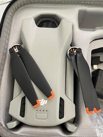 DJI mini 3 - solo 6 ore di volo - mai incidentato