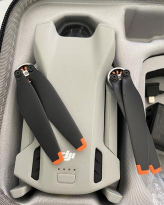 DJI mini 3 - solo 6 ore di volo - mai incidentato