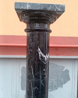 Colonne in marmo nero marquina