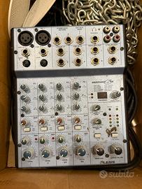 Mixer Alesis multimix 6fx(6 canali)