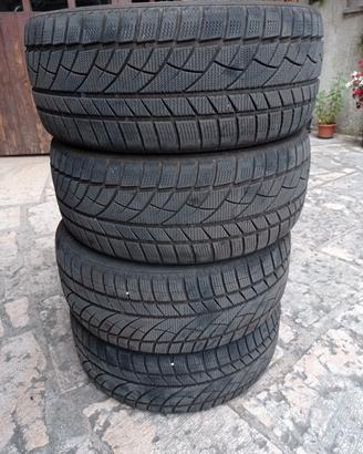 pneumatici invernali 235/45 R18 98H