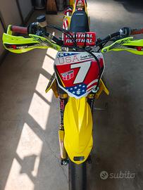 Motard suzuki rmz 450.