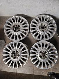 4 cerchi in lega per Fiat 500 15″