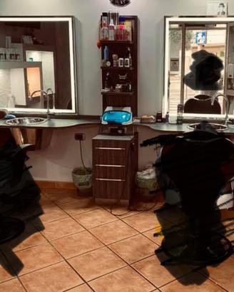 Arredamento negozio barbiere