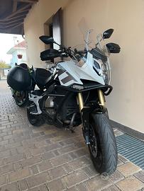 CF Moto 650 MT - 2023 - Accessori inclusi