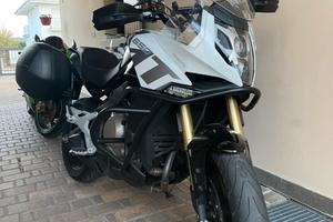 CF Moto 650 MT - 2023 - Accessori inclusi