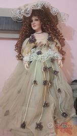 Quadri e bambole di porcellana