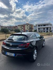 OPEL Astra - 2013