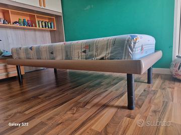 letto singolo con ruote e materasso ortopedico 